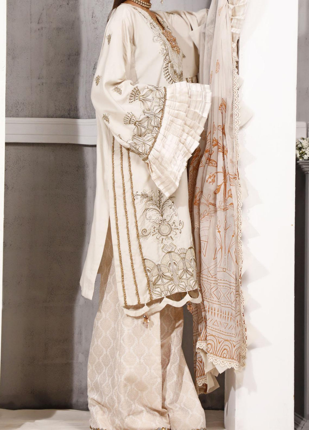 Embroidered Off-White Pakistani 3-Piece Suit with Ruffle Sleeves Ethnic Winter collection